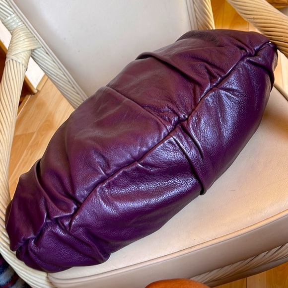 Authentic GUCCI Pelham Purple Studded Calfskin Leather Hobo Bag. Large. - Picture 6 of 12